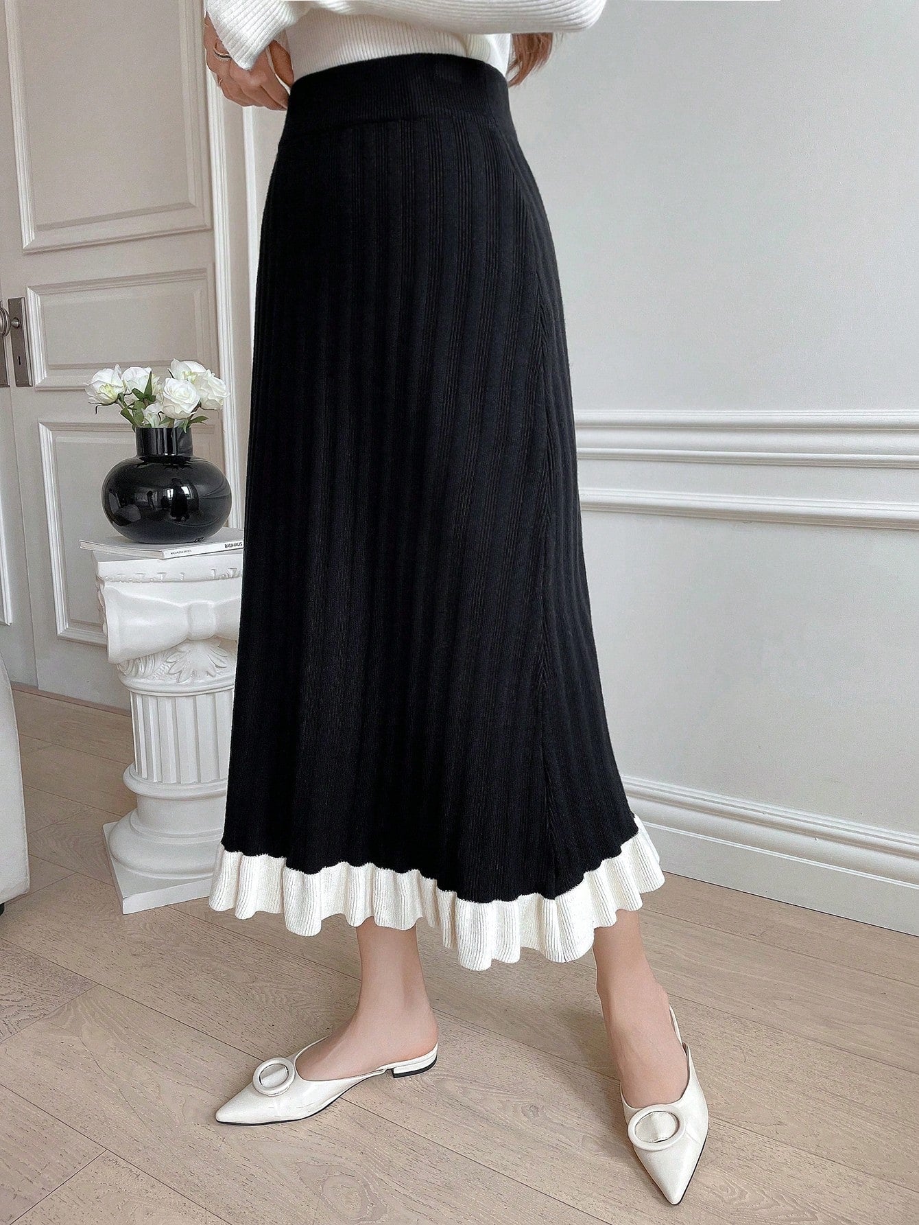 OME Two Tone Ruffle Hem Knit Skirt